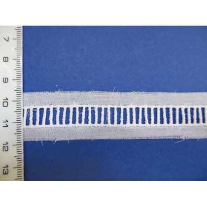 Tira bordada vainica 10mm