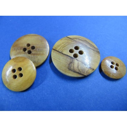 Botón madera 4 agujeros liso